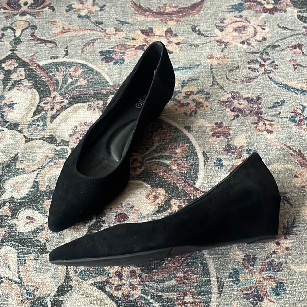 Black Golo wedges